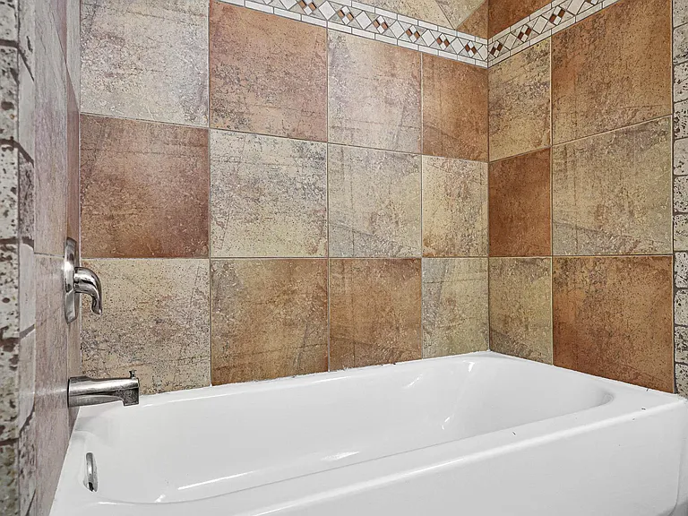 W Heatherbrae Dr — Photo 5