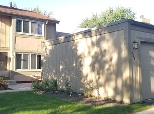 608 Sequoia Trl, Roselle, IL 60172