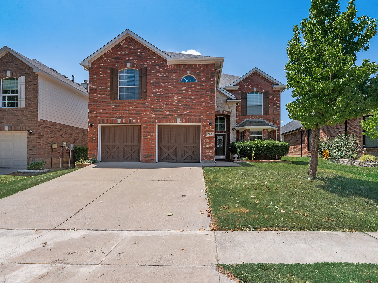 5 bed, 3.5 bath, 3127 sqft, $3,500 — Photo 2