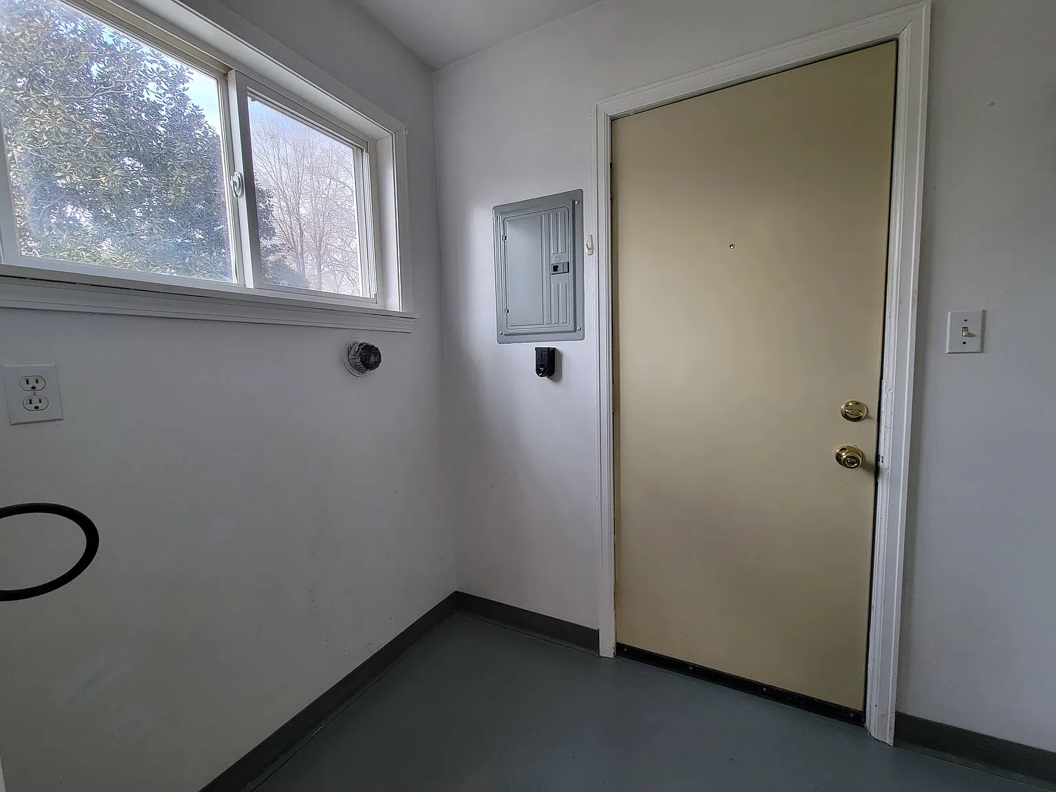 1 bed, 700 sqft, $900 — Photo 2
