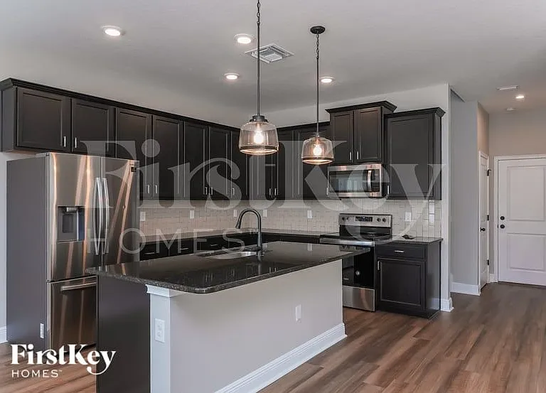 4323 Reisswood Loop — Photo 5