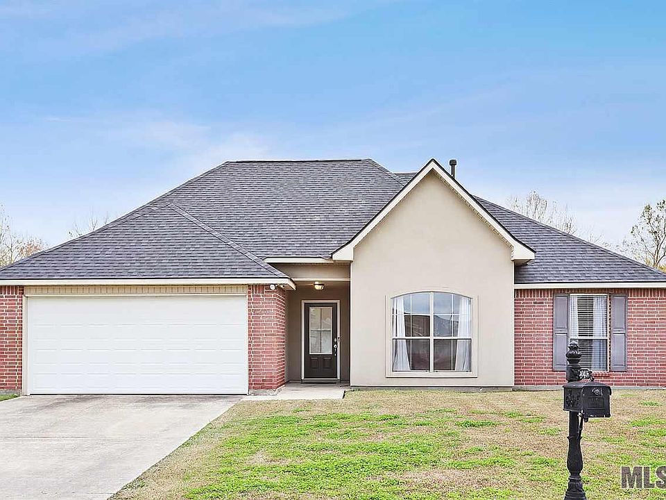 1st image of 40403 Hawthorne Dr