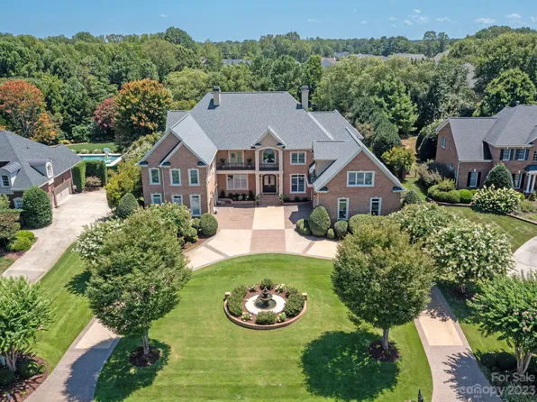 1605 Churchill Downs Dr, Waxhaw, NC 28173