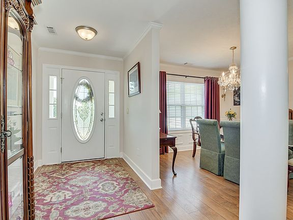 5th image of 569 Knollview Dr