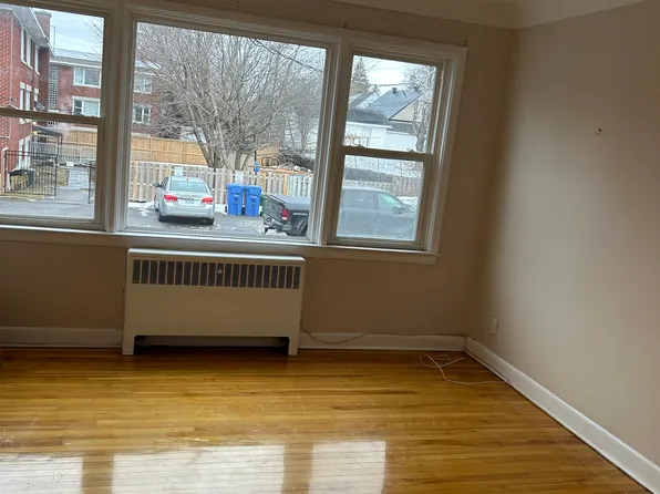 308 McArthur Ave #6, Ottawa, ON K1L 6P2