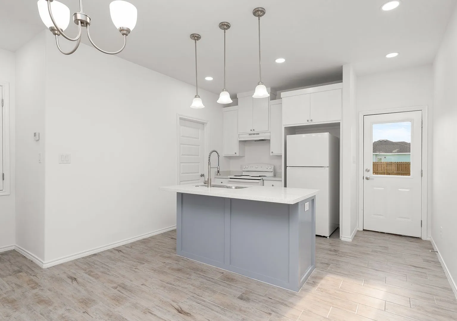 Movein Special! Get 1 Month Free With A 13month Lease! - 4bd Home In la Feria — Photo 4