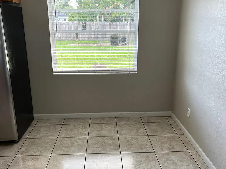 4906 Kempston Dr — Photo 5