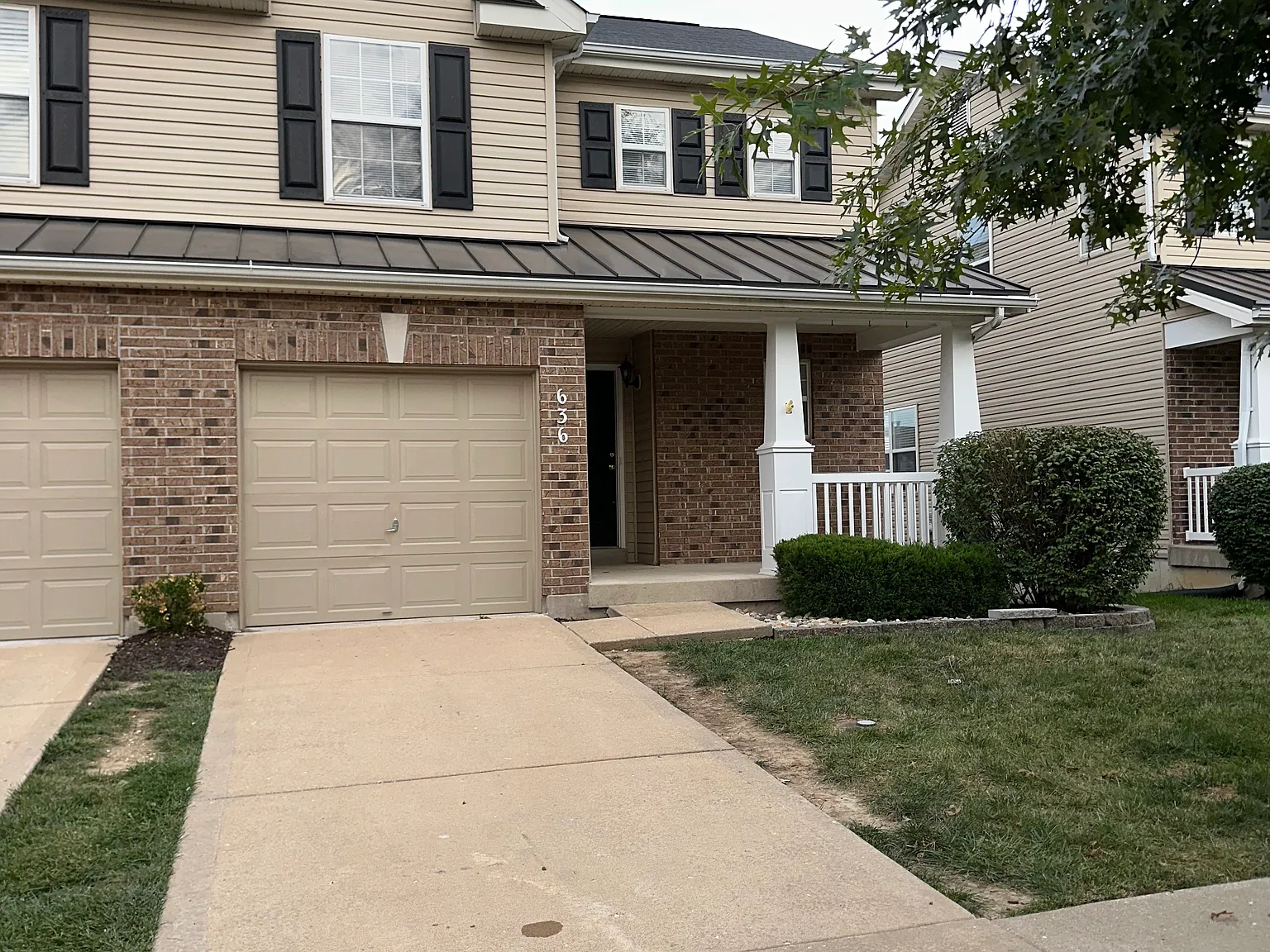2 bed, 2.5 bath, 1209 sqft, $1,900 — Photo 1