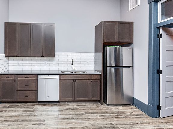 2nd image of 1214 2nd St #7