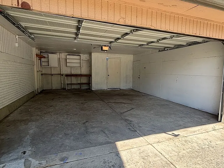 1815 E Vine St — Photo 18