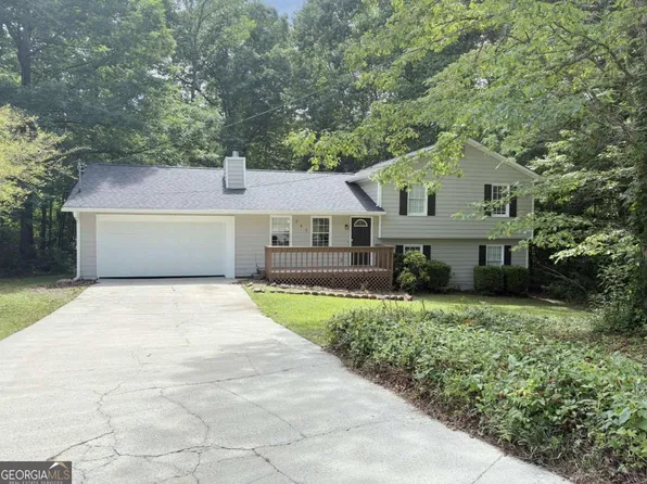 385 Nectarine Dr, Newnan, GA 30265