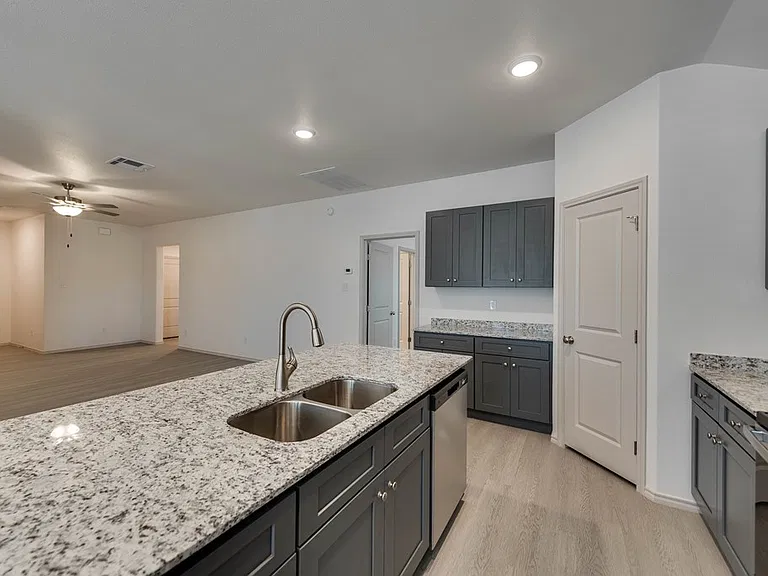 8206 E County Road 111 — Photo 10