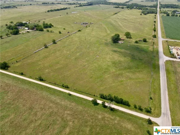 6918 Fm 1295, Moulton, TX 77975