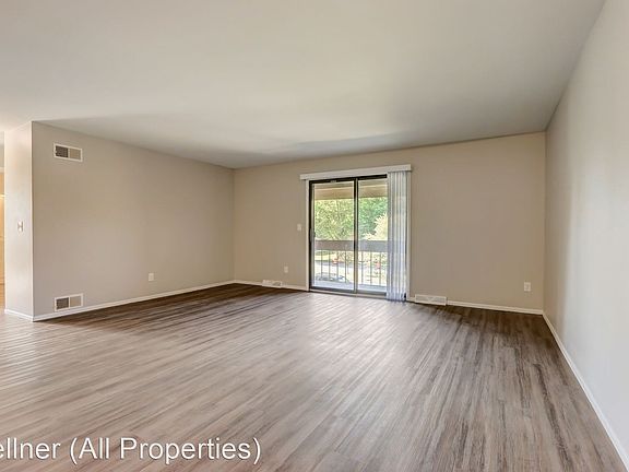5th image of 721 W Grange Ave #204