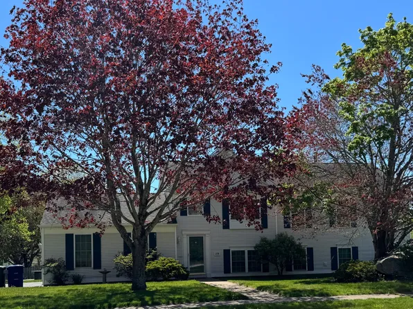 226 Noank Ledyard Road, Groton, CT 06355