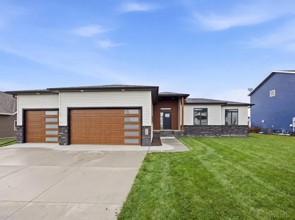 4328 23rd Ave S, Moorhead, MN 56560