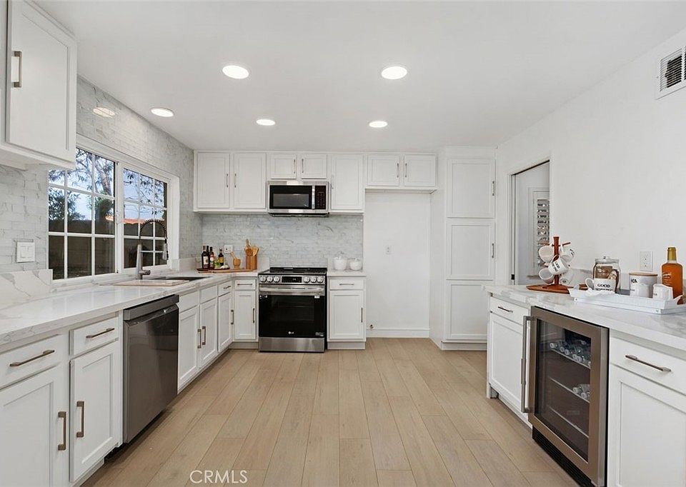1st image of 903 S Nordica St