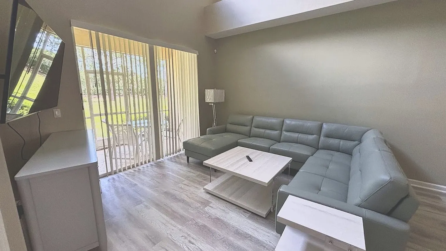 3 bed, 2.5 bath, $4,651 — Photo 1