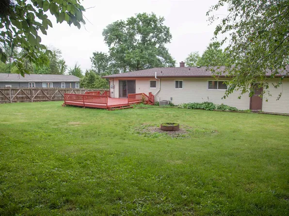 1190 Perry Dr, Platteville, WI 53818