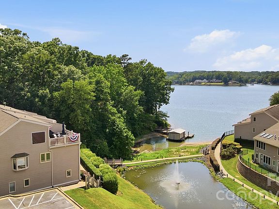 3rd image of 14612 Waterside Dr