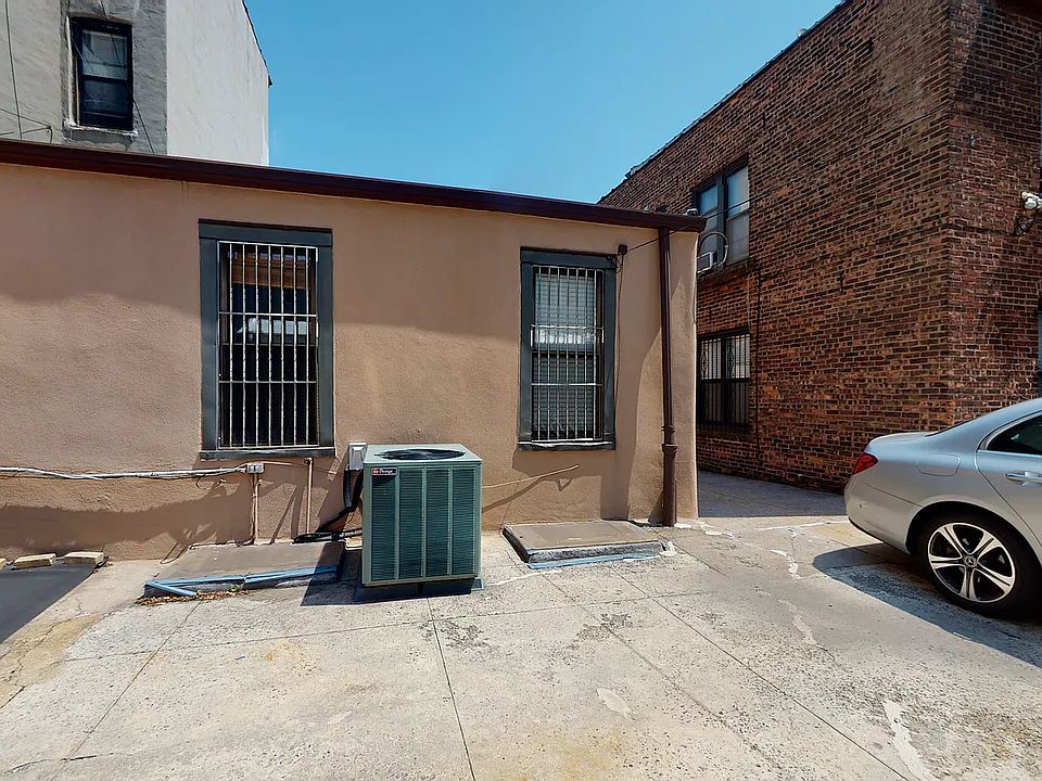 1st image of 422 40th St #1