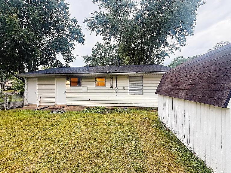 1688 Clyde Pl — Photo 34