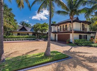 3455 Gin Ln, Naples, FL 34102