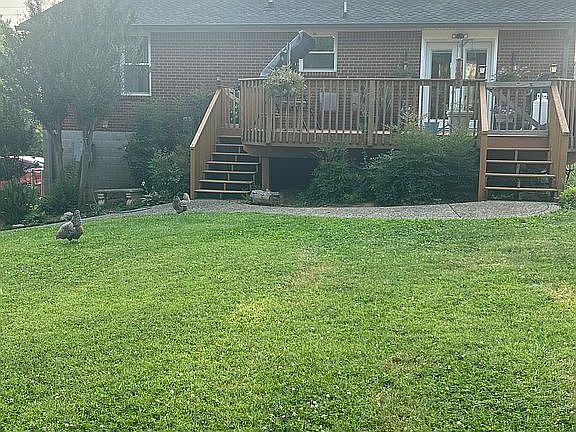 3rd image of 400 Barksdale Dr
