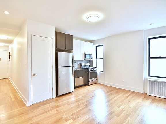 3rd image of 466 W 151st St #C4