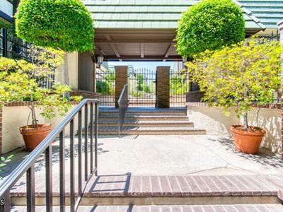 885 S Orange Grove Blvd APT 30, Pasadena, CA, 91105