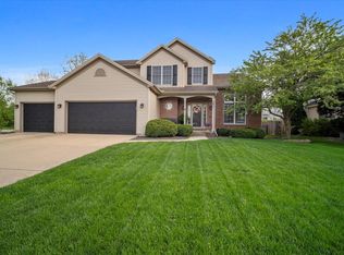 3611 Matthew Dr, Bloomington, IL 61704