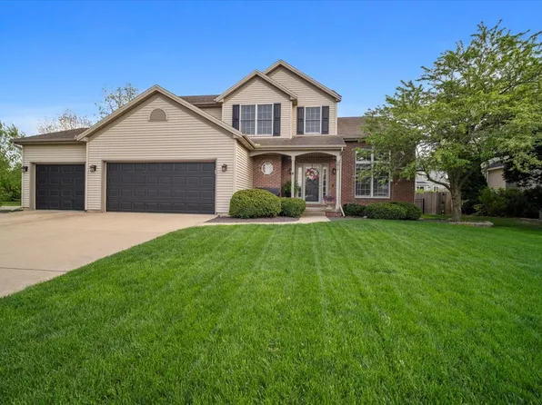 3611 Matthew Dr, Bloomington, IL 61704