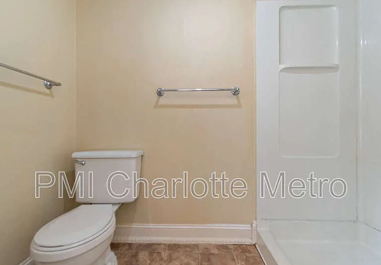 11241 Kingfisher Dr — Photo 22