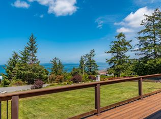 1460 Martha Way, Oak Harbor, WA 98277
