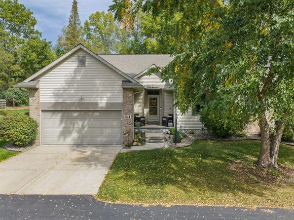 541 Hill St, Baraboo, WI 53913