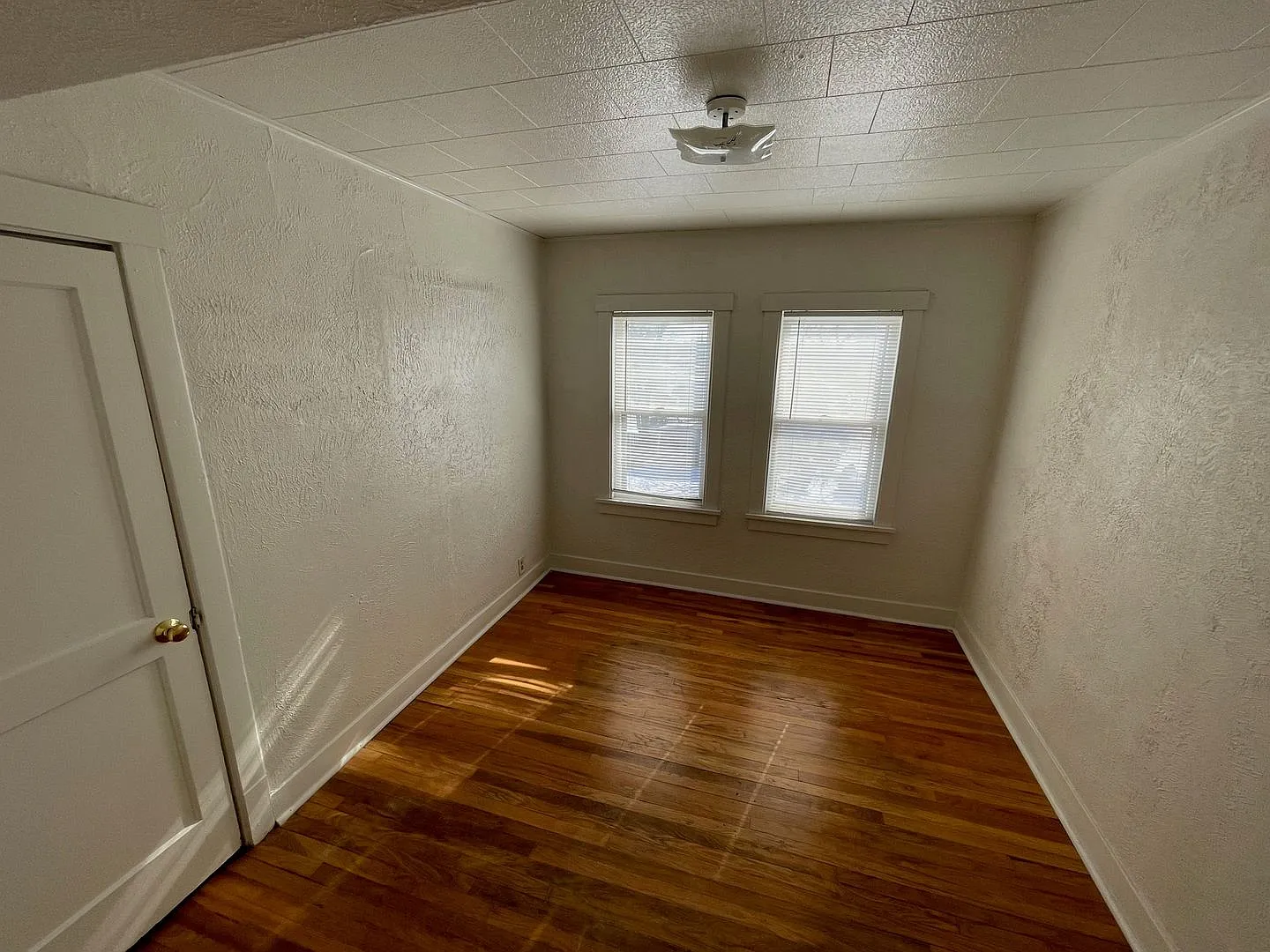 4717 Baldwin Avenue Apartments — Photo 3
