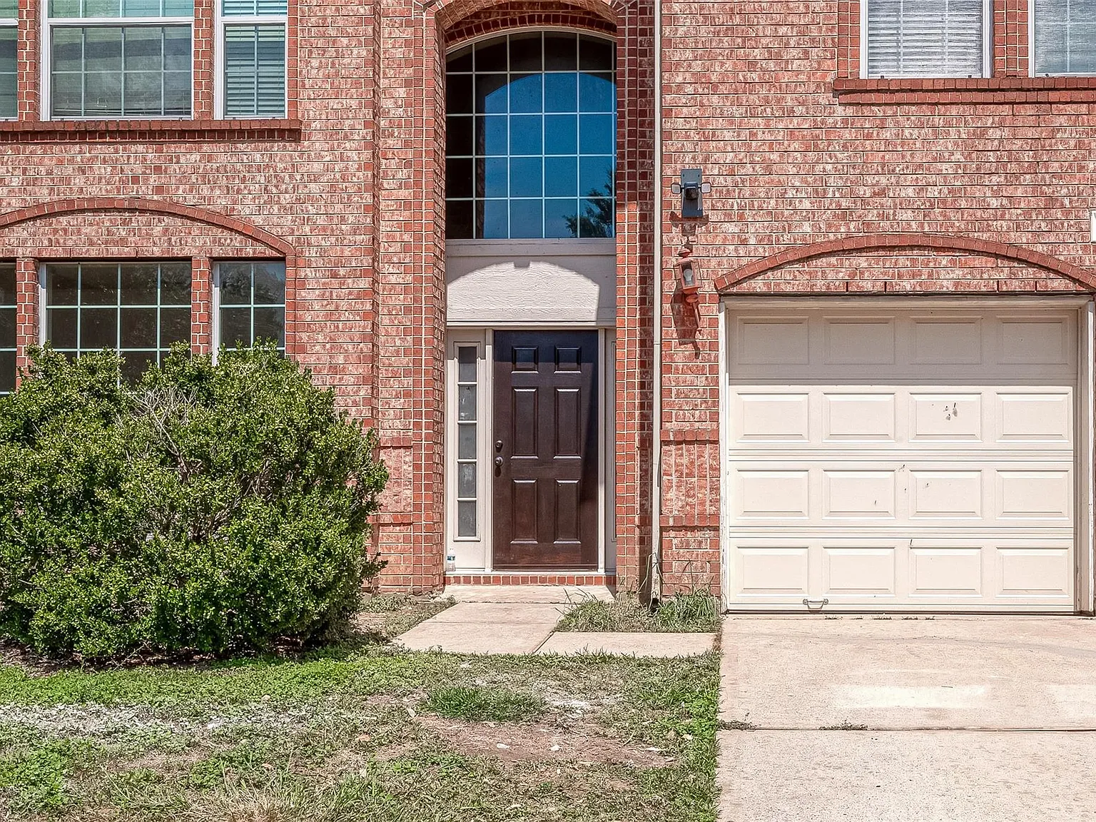 5 bed, 3.5 bath, 3306 sqft, $2,800 — Photo 4