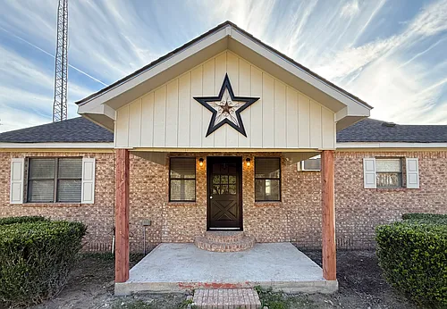 2155 W US Highway 287 Photo 1
