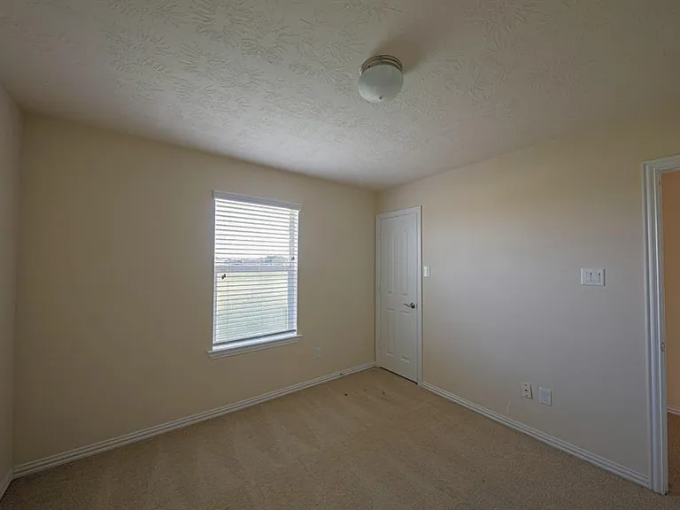 140 Avery Springs Ln — Photo 18