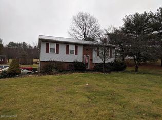 1298 Bunny Ln, Brodheadsville, PA 18322
