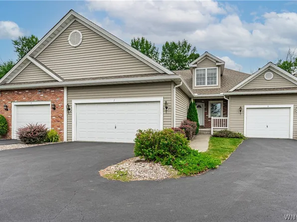 6861-A Nickis Ln, Niagara Falls, NY 14304