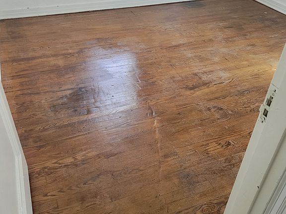 4th image of 1440 70th St