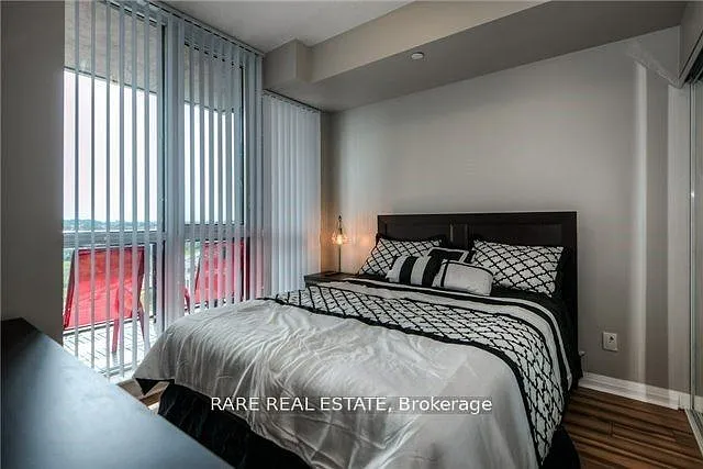 55 Eglinton Ave W #801 — Photo 12
