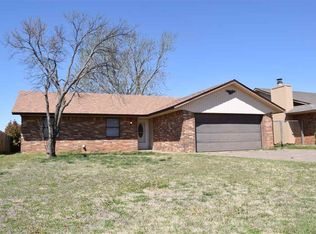 322 S Sooner Trl, Enid, OK 73703