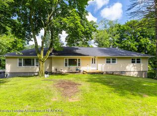 10032 Blackberry Ln, Haslett, MI 48840