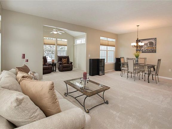 2nd image of 507 Hyannis Port Cir