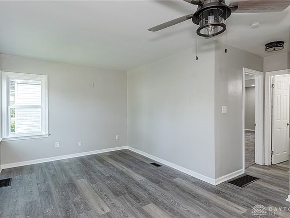 2nd image of 1136 Chelsea Ave
