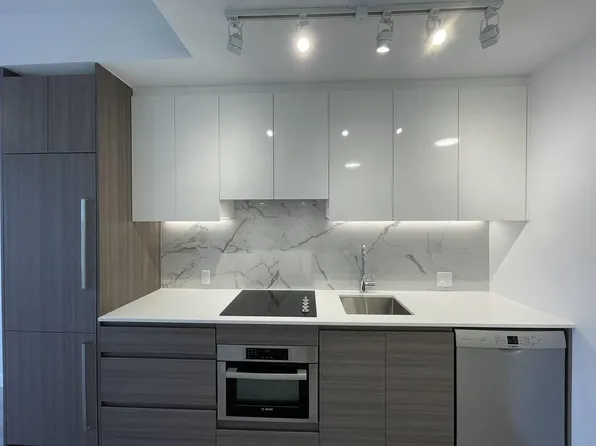 10626 City Pkwy #11XX, Surrey, BC V3T 4C7