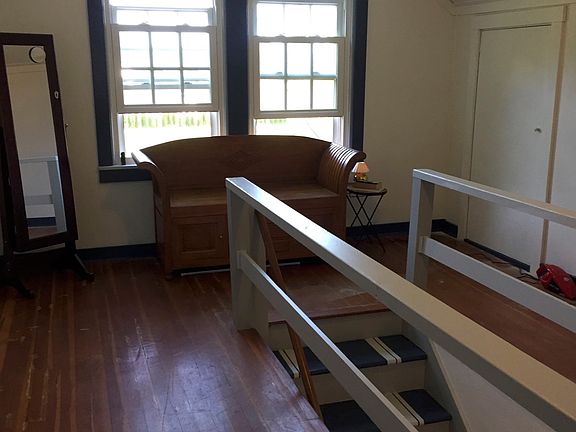 upstairs master entry