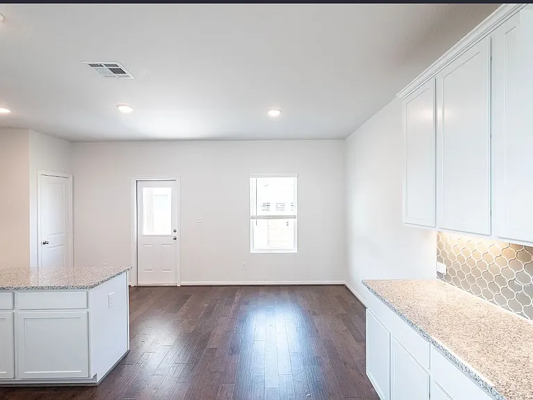 104 Greenthread Dr — Photo 5